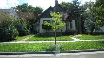 Primary Photo - 521 Broadway St