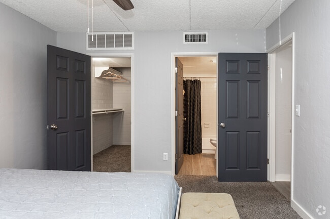 1BR, 1BA - 525 SF - Waters Edge