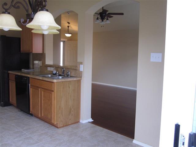 Foto del edificio - 609 Twin Knoll Dr