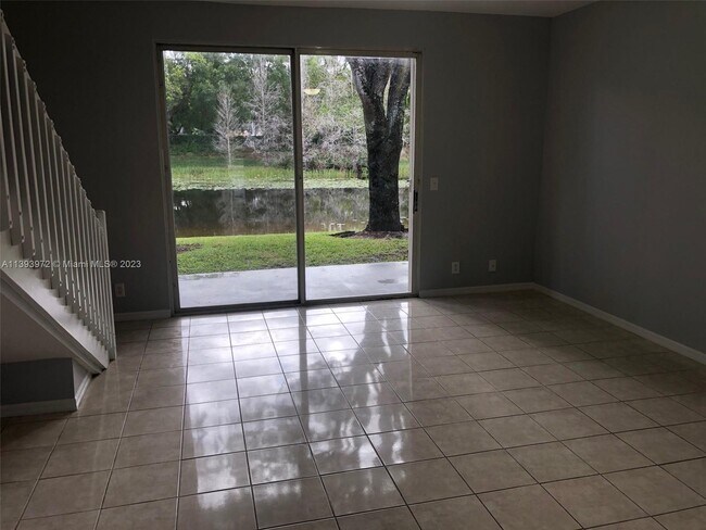 Building Photo - 1318 Veracruz Ln