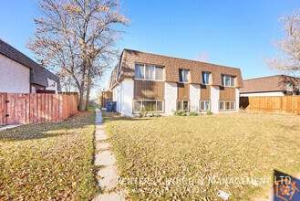 Building Photo - 1814-1814 23 St N