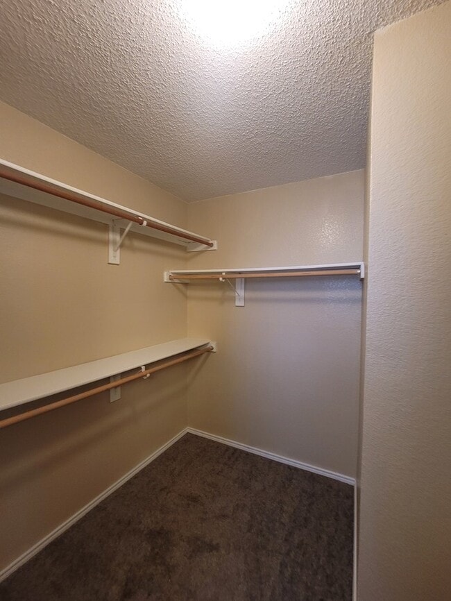 Building Photo - Cozy 3/2/2 in Fort Worth