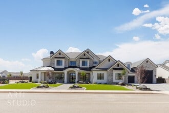 Building Photo - 2752 S 240 W