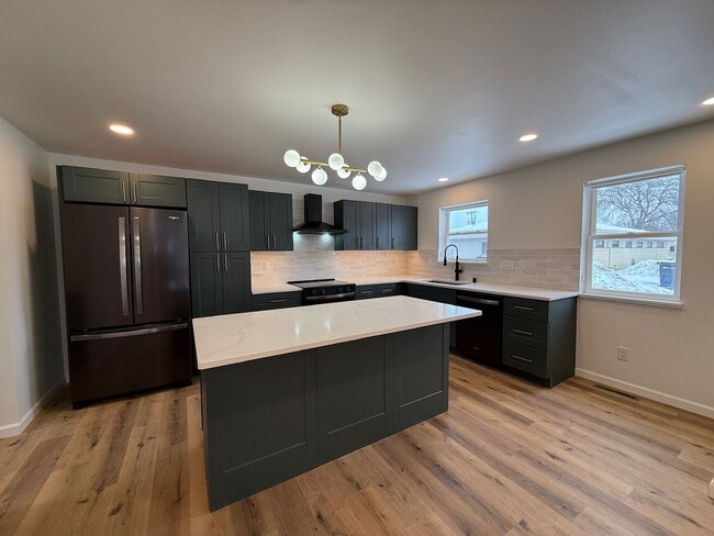 Foto del edificio - All new 3 bed / 2 bath home in wonderful West Salem neighborhood with garage!
