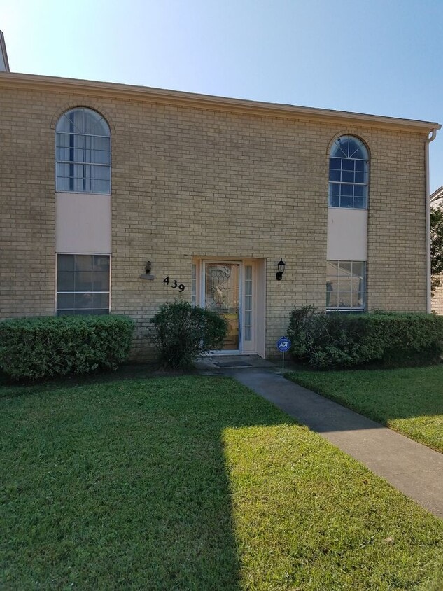 2 Story Townhome in Manion Place Townhouse for Rent in