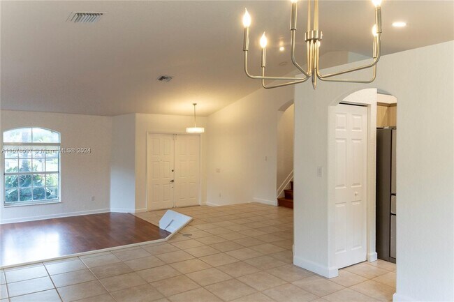 Building Photo - 6578 NW 113th Pl