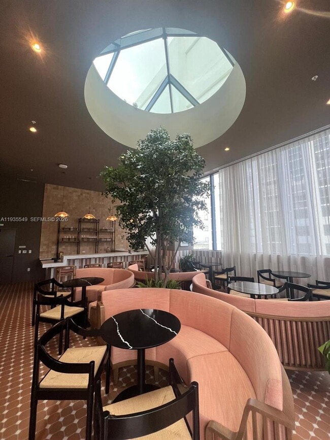 Building Photo - 11 NE 6th St