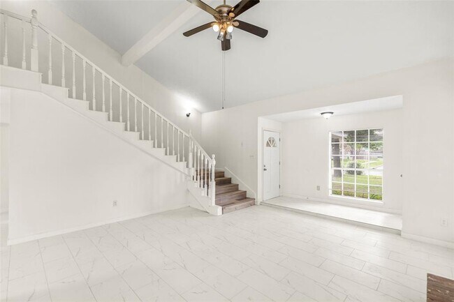 Foto del edificio - 24219 Lone Elm Dr