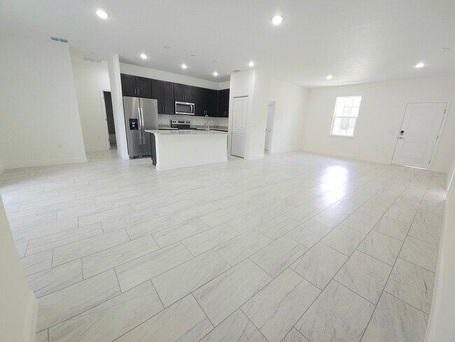 Foto del edificio - 1681 W Swanson Dr