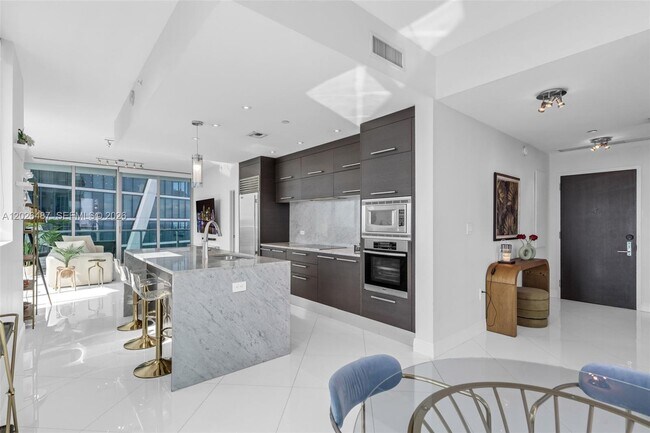 Foto del edificio - 900 Biscayne Blvd
