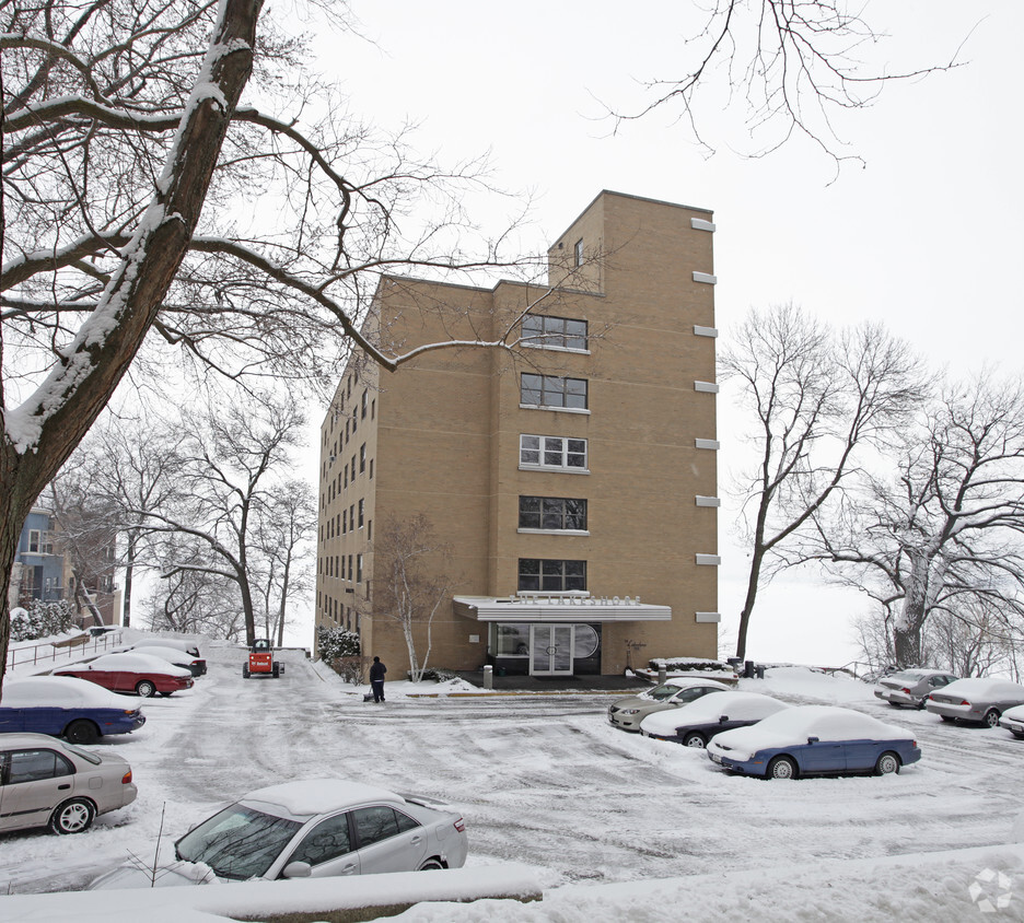 Primary Photo - The Lakeshore