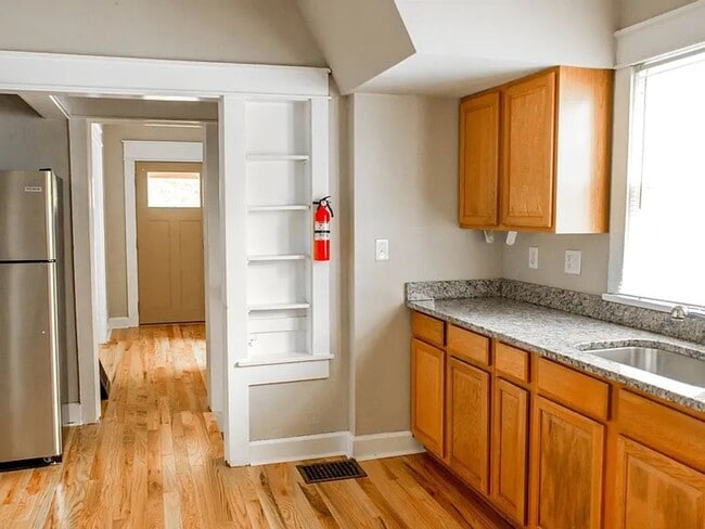 Foto del edificio - 5Bedroom/2Bath - Close to campus!