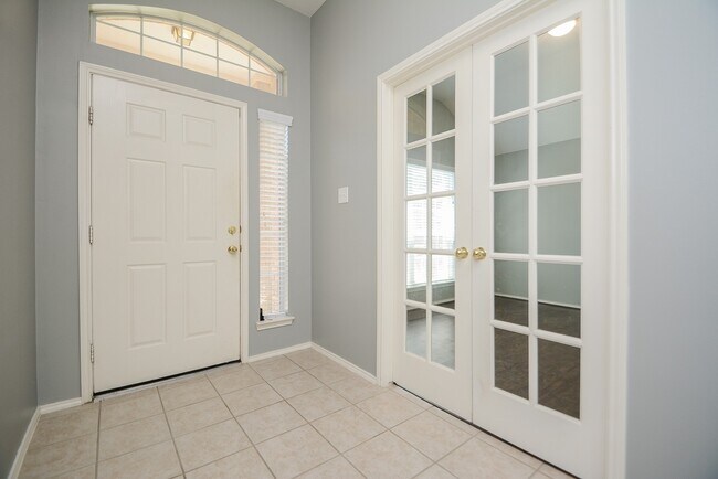 Foto del edificio - 24914 Oconee Dr