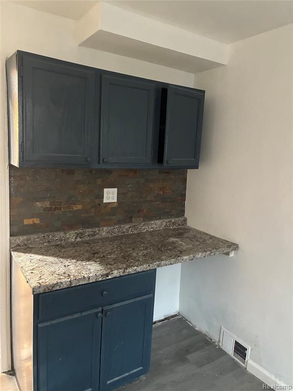 Foto del edificio - 12218 Maiden St