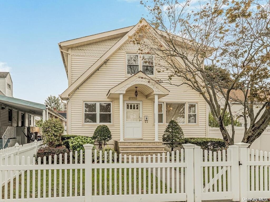 Primary Photo - 138-25 242nd St