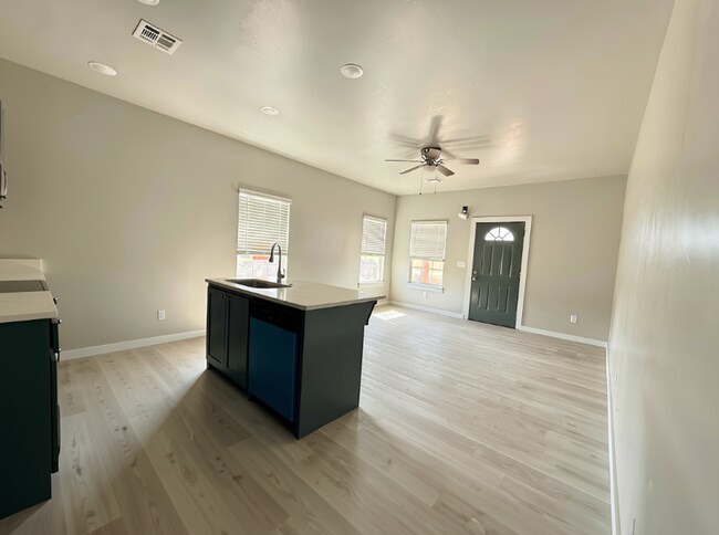 Foto del edificio - 1405 SW Bishop Rd