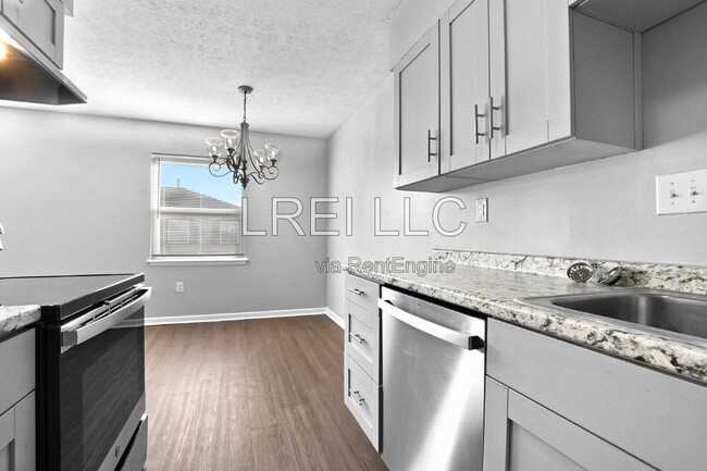 Building Photo - 3325 Breckenridge Ln