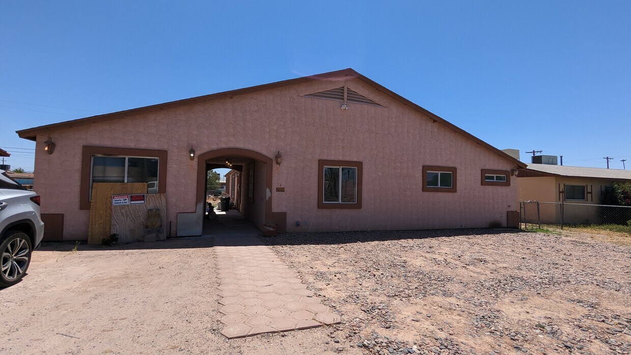 Foto principal - 855 W Taylor Ave