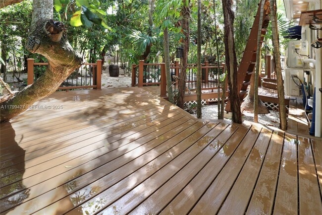 Building Photo - 550 Quail Ave