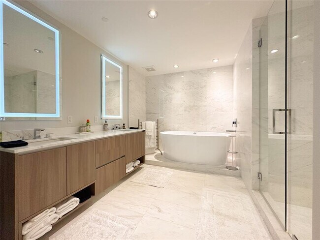 Building Photo - 2101 S Surf Rd