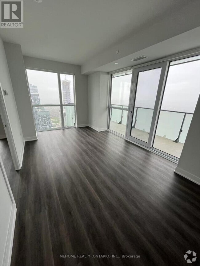 Building Photo - 430-4430 Square One Dr