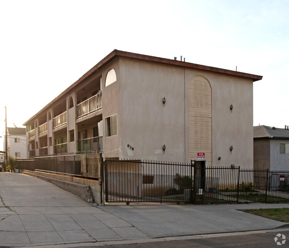 Building Photo - 938 White Knoll Rd
