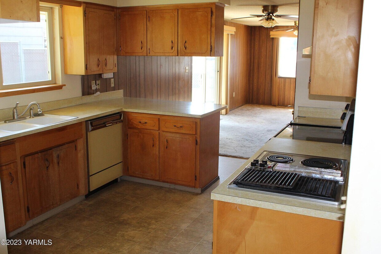 Building Photo - 7009 Chinook Dr