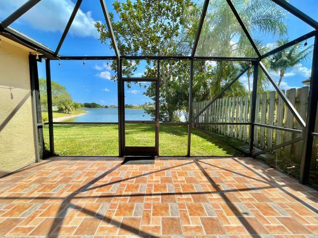 Foto del edificio - 12910 Elmford Ln