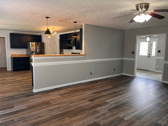 Foto del edificio - Avail NOW'n ROCK CREEK!