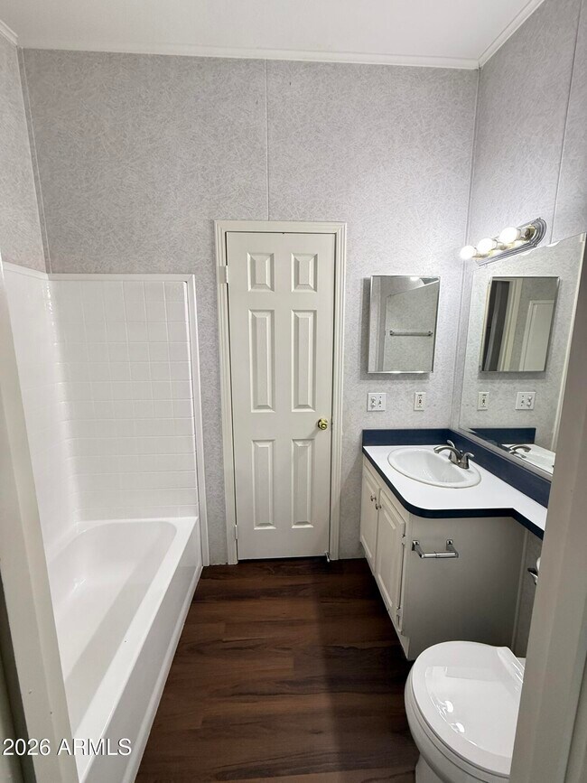 Foto del edificio - 11008 W Southern Ave