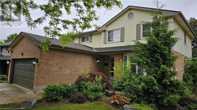 Photo du bâtiment - 15 Birchlawn Ave