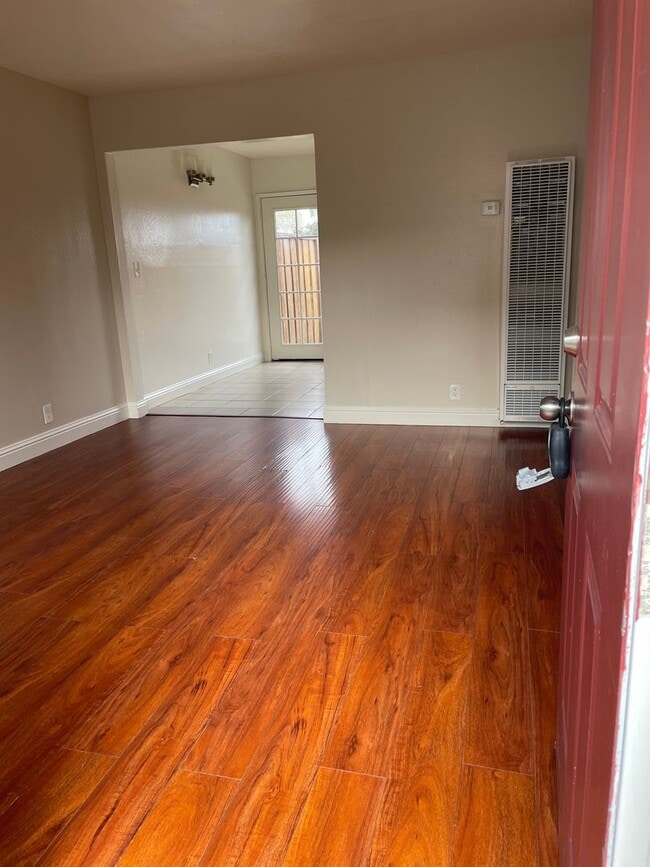 Photo - 310 Market Pl Apartment