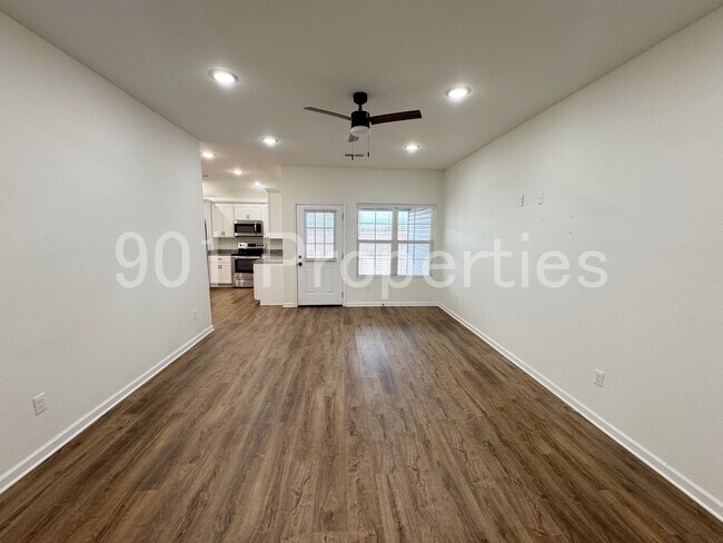 Foto del edificio - 565 Fernwood Dr