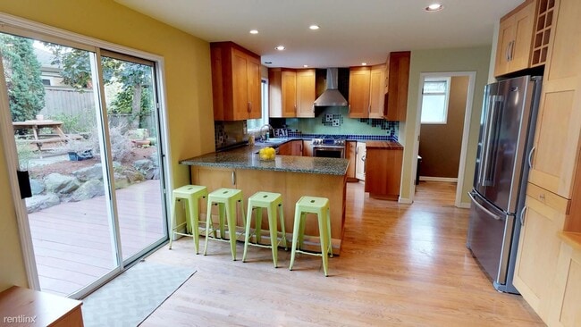 Building Photo - 1 br, 1 bath House - 6013 Woodland Pl N Pr...