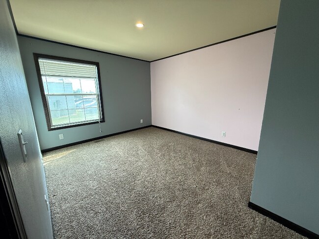 Foto del edificio - 412 2nd St N E