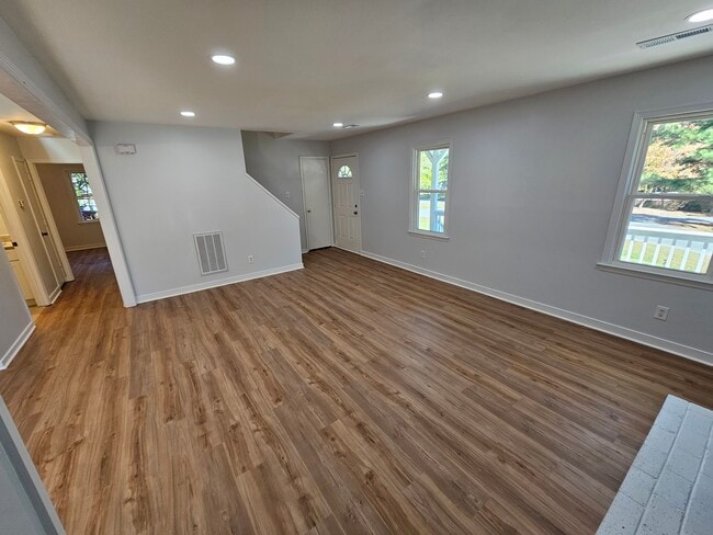 Building Photo - 2800 South Ridge Dr