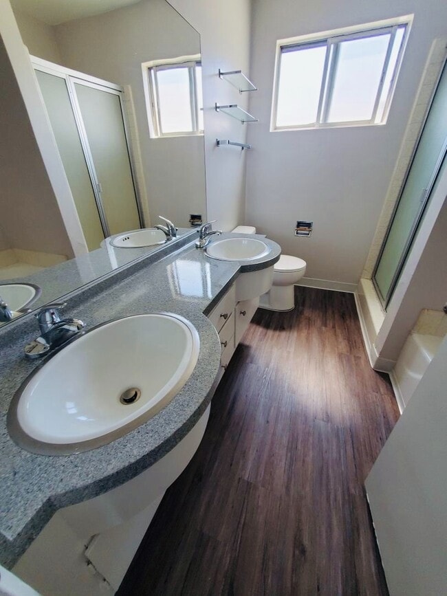 Building Photo - 110 S Swall Dr