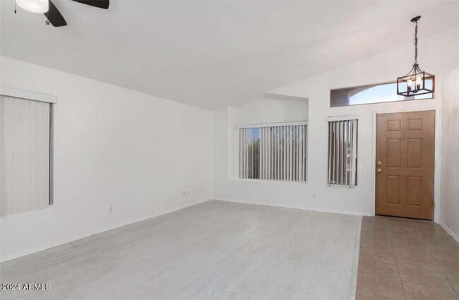 Foto del edificio - 537 E Appaloosa Rd