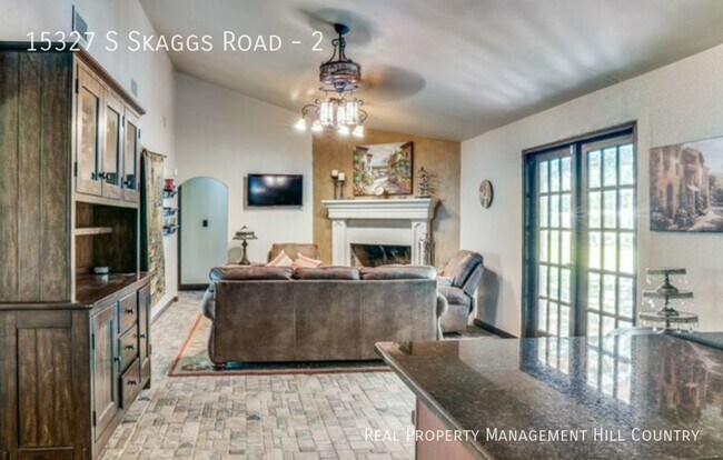 Foto del edificio - One of a kind! 4/2 lots of space!