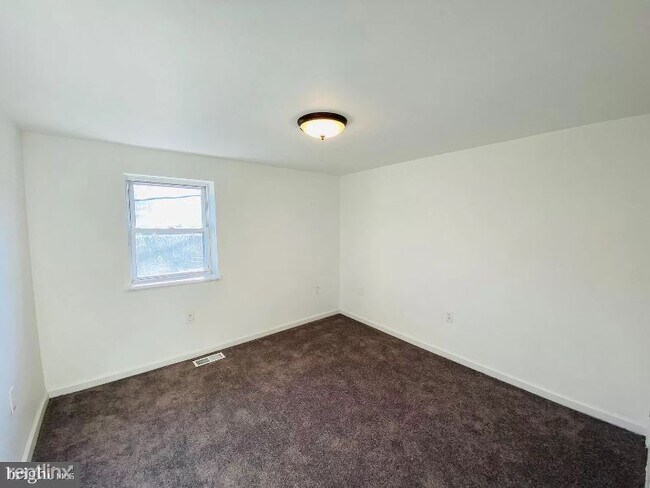 Foto del edificio - 2 br, 1 bath Townhome - 1616 N Calhoun Street