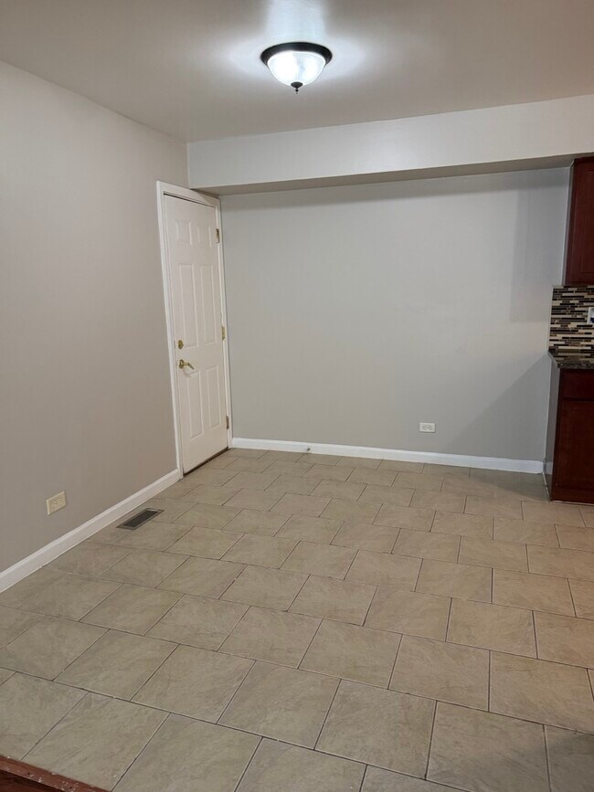 Foto del edificio - 7607 Bristol Ln