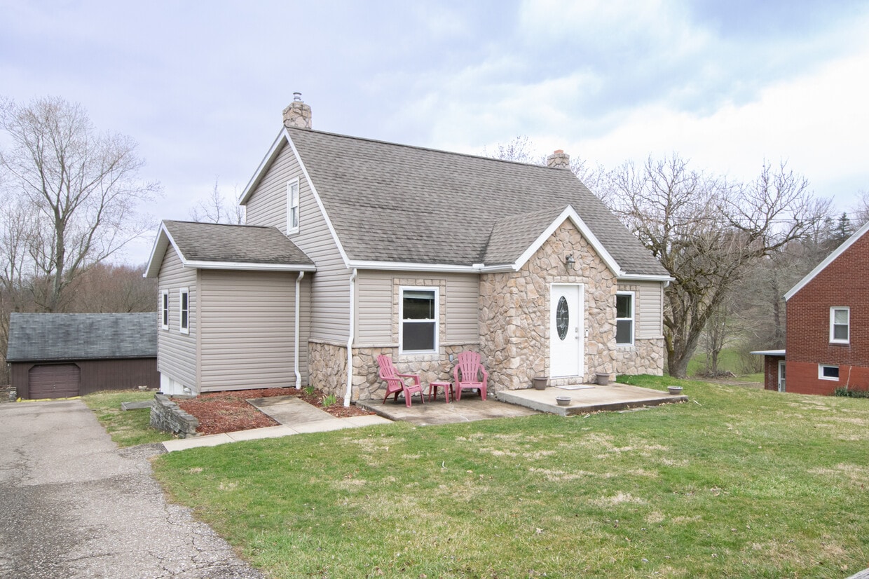Primary Photo - 1318 Oakridge Rd