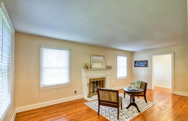 Foto del edificio - 2418 Manchester Rd