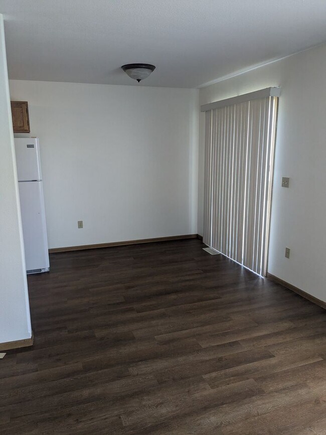 Foto del edificio - 3 Bedroom 1.5 Bathroom 4plex