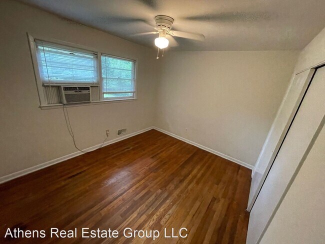Foto del edificio - 2 br, 1 bath House - 353 Morton Avenue