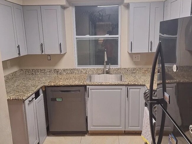 Foto del edificio - 4588 E Willock Rd