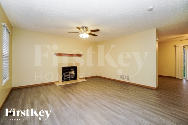 Building Photo - 3953 Highland Bluff Dr