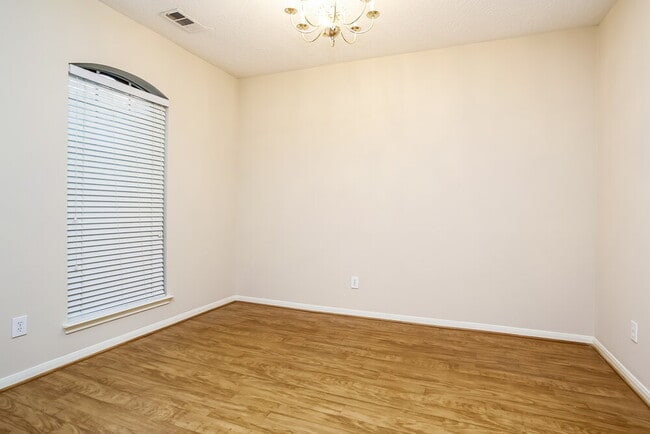 Building Photo - 18714 Timber Spring Dr