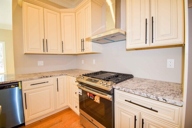 Foto del edificio - 438A Redwood Ave