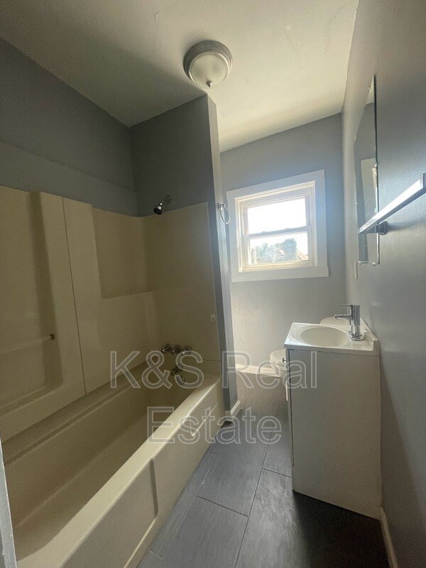 Primary Photo - 7900 Inglenook Pl